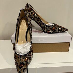 Jessica Simpson Nettles Black and Gold pumps